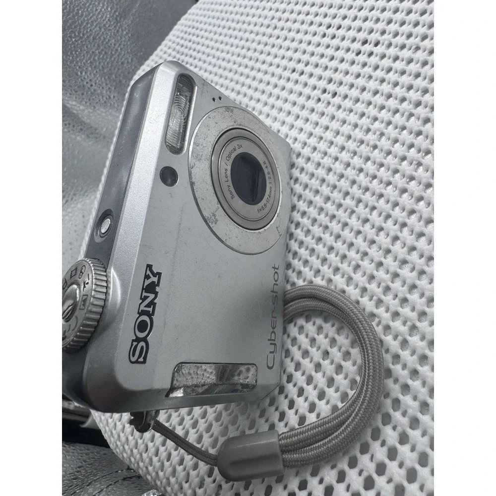 Sony Cyber-shot DSC-S650 7.2MP Digital Camera Silver Untested Read AS-IS
